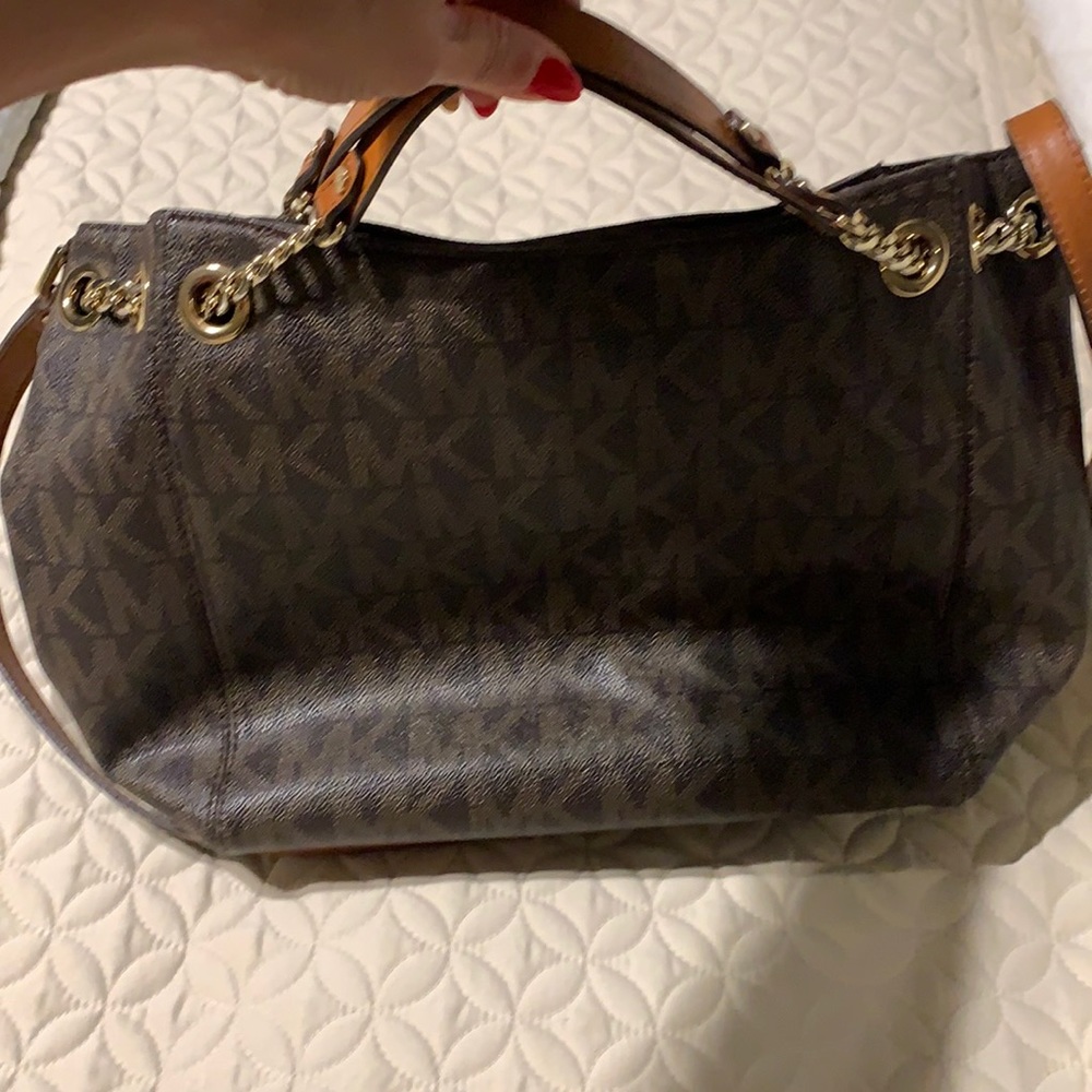 🔥😍Michael Kors bag with extended shoulder strap
